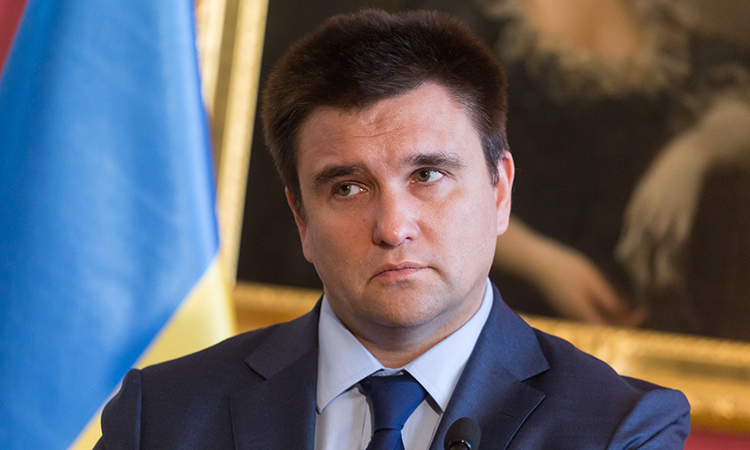 Климкин собрался хитроумно закрыть границу от россиян Климкин собрался хитроумно закрыть границу от россиян