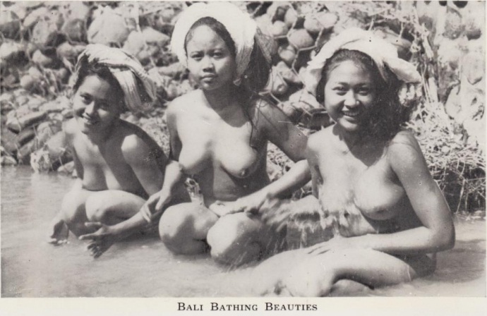 голые балийские девушки фото
