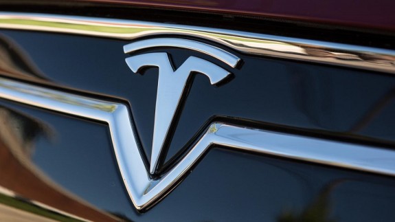 Tesla назовет новый, доступный электромобиль Model 3