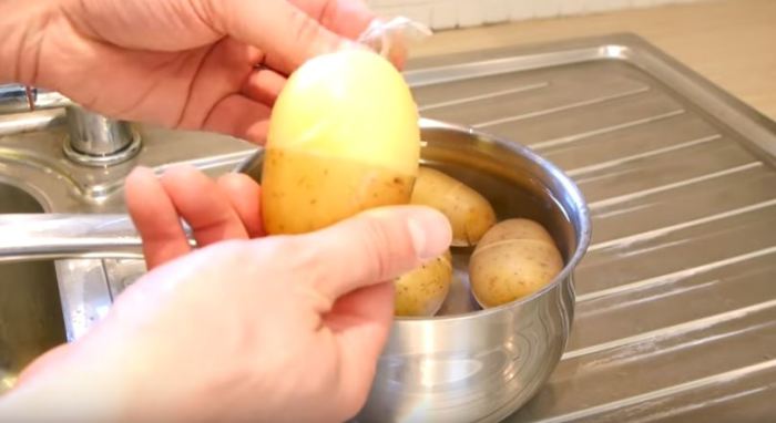 «Народный» способ быстрой очистки картофеля