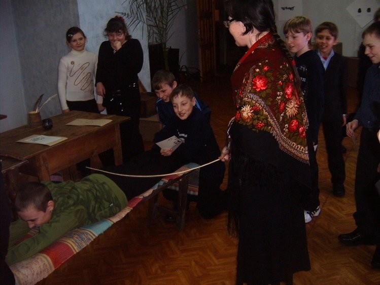 Самые жестокие наказания в школах Самые жестокие наказания в школах