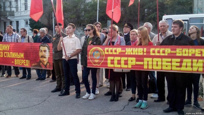 Число россиян, сожалеющих о распаде СССР, достигло десятилетнего максимума (17 фото) Число россиян, сожалеющих о распаде СССР, достигло десятилетнего максимума (17 фото)
