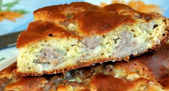 Самый простой и быстрый пирог с мясом и сыром…