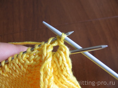 провязываем две петли вместе