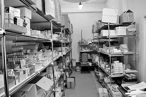 На складах підпільної фабрики знайшли тисячі фальсифікованих препаратів, які не встигли потрапити в аптечну мережу. Оперативне  фото міліції.