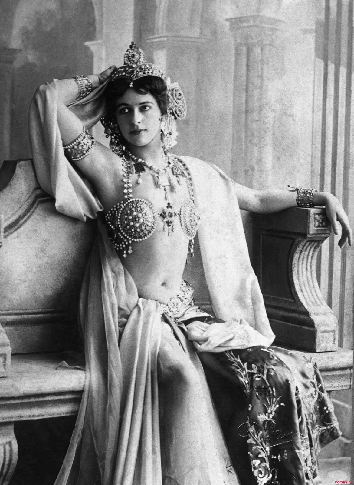 Mata-Hari-9
