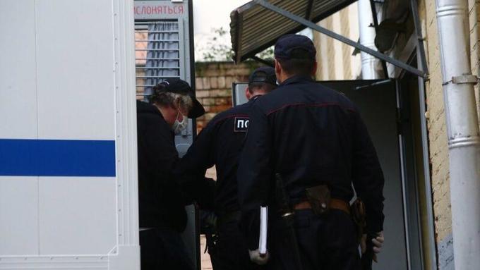 «В свободной Америке уже погромы, а ты все работаешь и голосуешь, рабский ты раб, Ванька!»