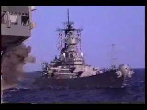 Линкор USS Missouri, залп из главного калибра (16")