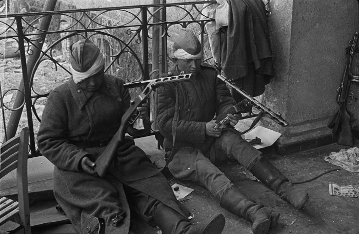 Первые делом сапог пошел в войска. /Фото: waralbum.ru. Первые делом сапог пошел в войска. /Фото: waralbum.ru.