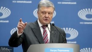 Порошенко призвал не допустить возвращения Украины в «московское стойло»