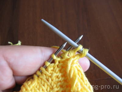 2 петли на правой спице