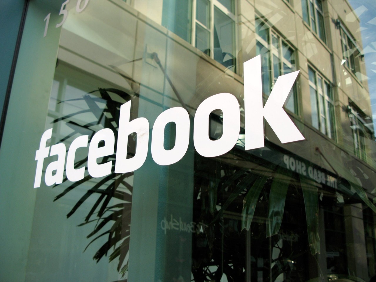 Головной офис компании Facebook заминирован