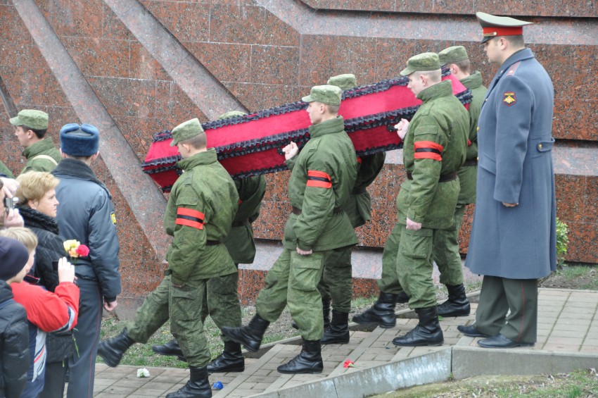 20.02.2013 на Мемориале, состоялось захоронение останков пилотов, погибших летом 1942 года в р-не Бабук-Аула 20.02.2013 на Мемориале, состоялось захоронение останков пилотов, погибших летом 1942 года в р-не Бабук-Аула