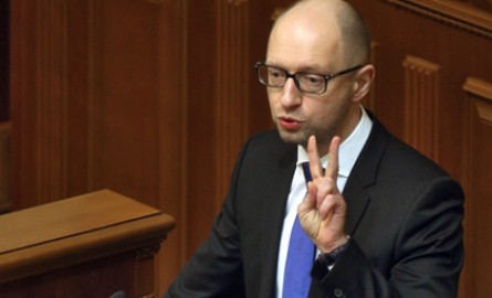 Яценюк добрался до депозитов граждан: Ваши деньги в обмен на красивый вексель