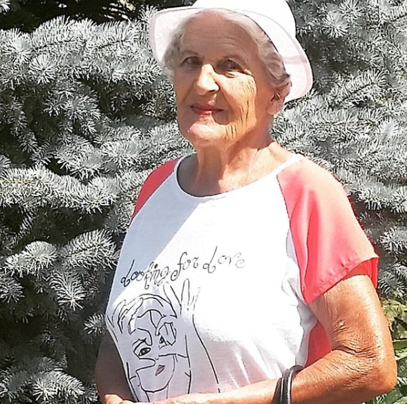 Суперстар. 86-летняя блогер из Краснодара делится своими секретами