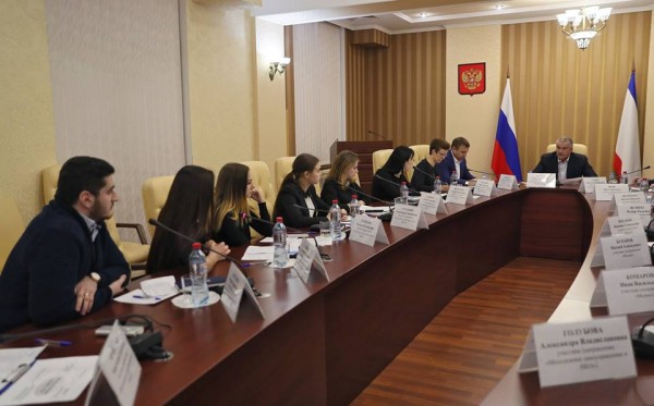 Аксёнов делает ставку на молодёжь Крыма