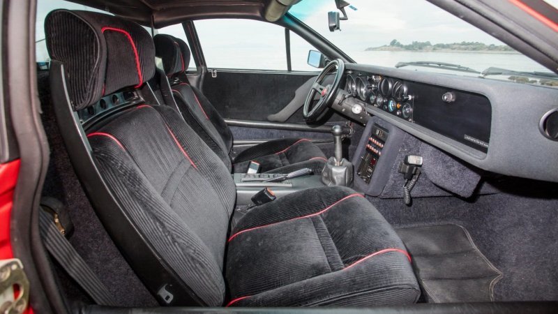 Lancia Rally 037 Stradale, построенная в начале 80-х для чемпионата мира по ралли (20 фото) Lancia Rally 037 Stradale, построенная в начале 80-х для чемпионата мира по ралли (20 фото)