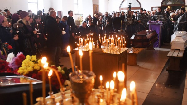 В Кемерево прощаются с погибшими при пожаре в «Зимней вишне»