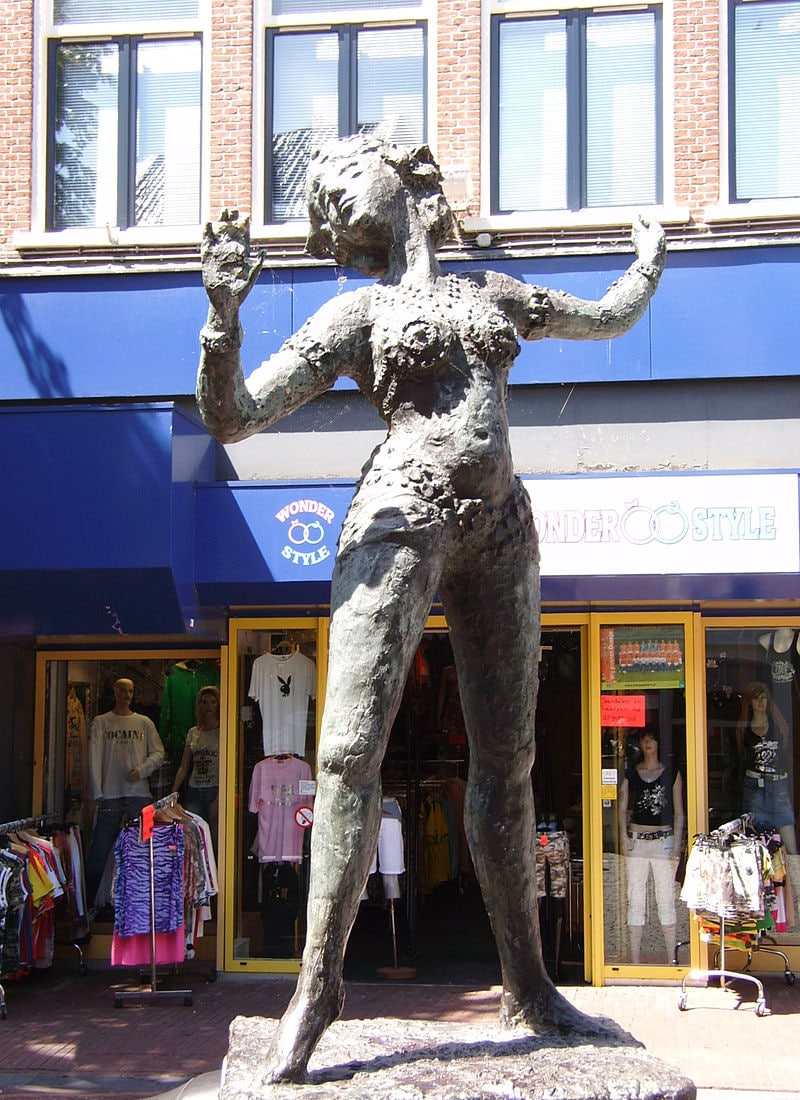 Mata-Hari.-Skulptura-v-Leuvardene