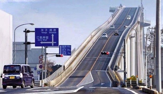 Самый крутой мост в мире соединяет два города