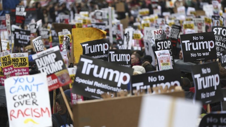 Британия встречает Трампа изощренным русским матом Британия встречает Трампа изощренным русским матом