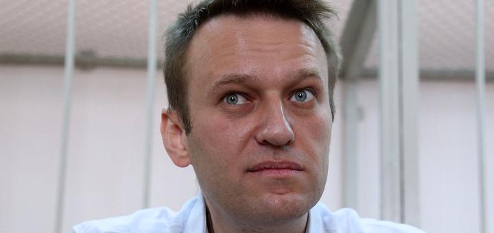 Навальному грозит арест и 300 тысяч штрафа Навальному грозит арест и 300 тысяч штрафа