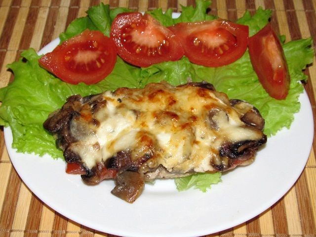 Свинина с белыми грибами и сыром в духовке рецепты