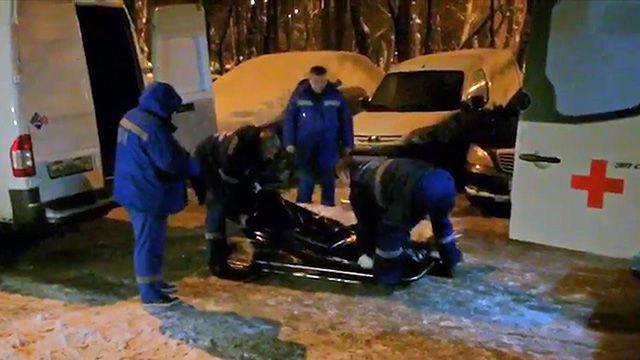 Видео: тело бизнесмена увезли с места убийства на Ломоносовском проспекте