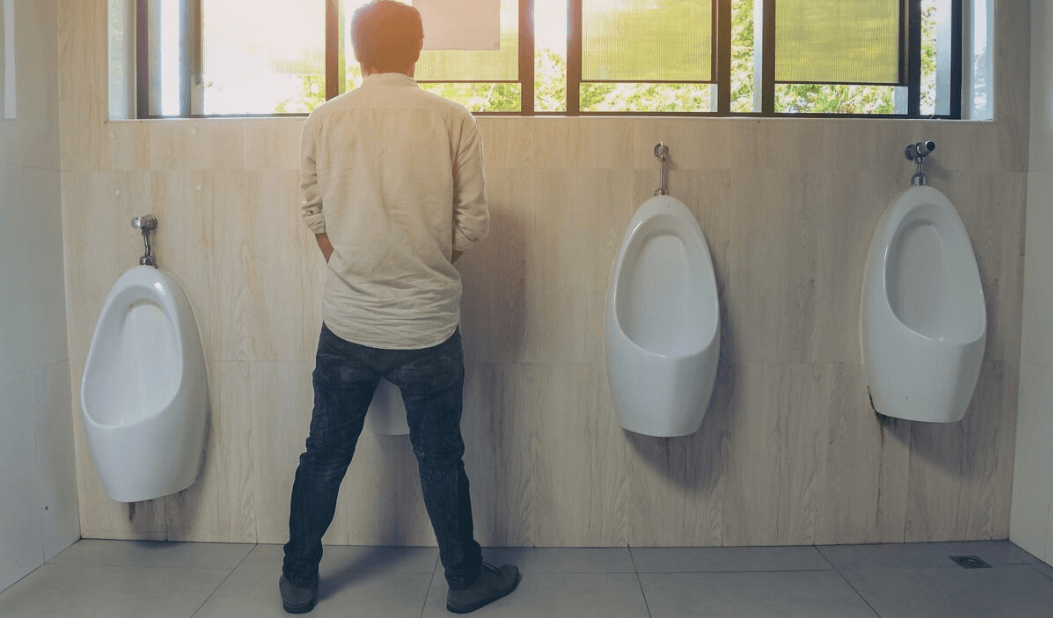  По моче и мочеиспусканию можно многое узнать о здоровье человека. Источник: dzen.ru