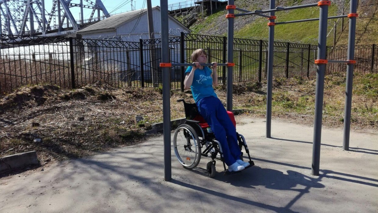 «Угрожали охраной с автоматами»: девушку-инвалида не пустили на стадион в Архангельске