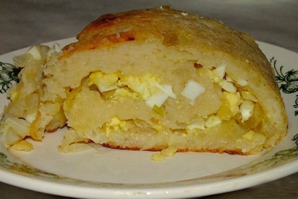 Необычный и вкусный ужин — Картофельный рулет с яйцом и луком