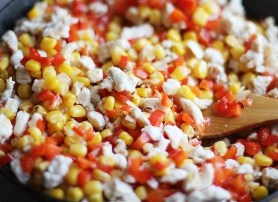 Помидоры, фаршированные курицей с овощами Помидоры, фаршированные курицей с овощами