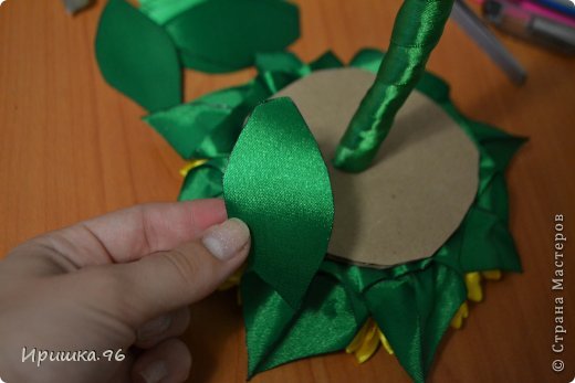 Мастер-класс Поделка изделие 8 марта День рождения Моделирование конструирование МК подсолнуха Гипс Кофе Ленты фото 12
