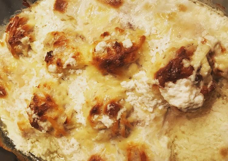 Тефтели в сметанном соусе