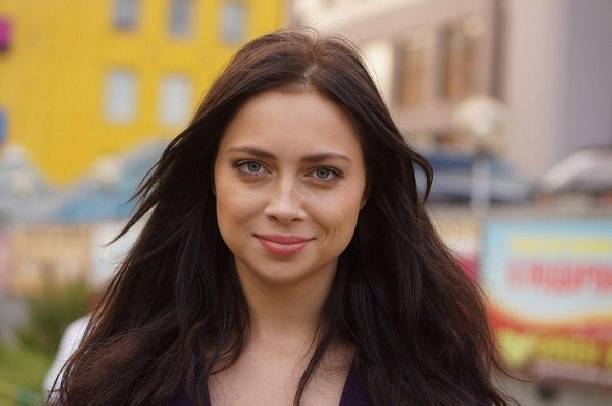Почему знаменитости отреклись от своих родных Почему знаменитости отреклись от своих родных