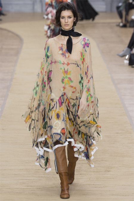 Пончо из коллекции Chloé Пончо из коллекции Chloé
