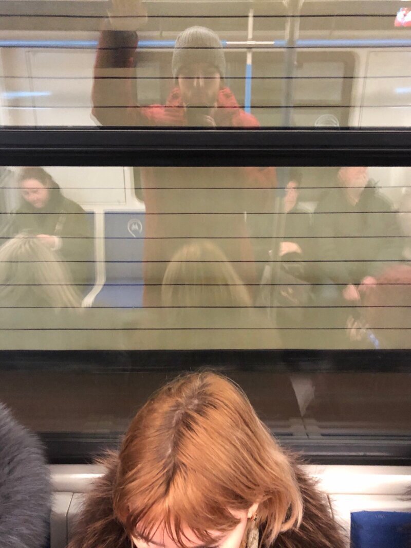 Видел я одно порно, которое так же начиналось Отражения бывают очень коварны
(19 фото)
