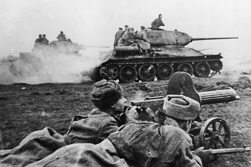 Затерявшаяся награда может рассказать о подвиге близкого человека и прояснить его судьбу. Фото: РИА Новости А на груди его светилась… Кому полагаются медали за освобождение и взятие городов Европы