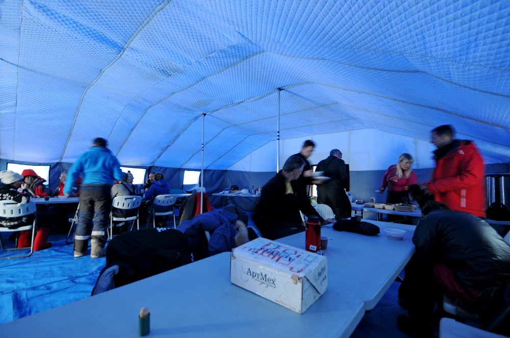 Polar Cafe Barneo на дрейфующей льдине Polar Cafe Barneo на дрейфующей льдине