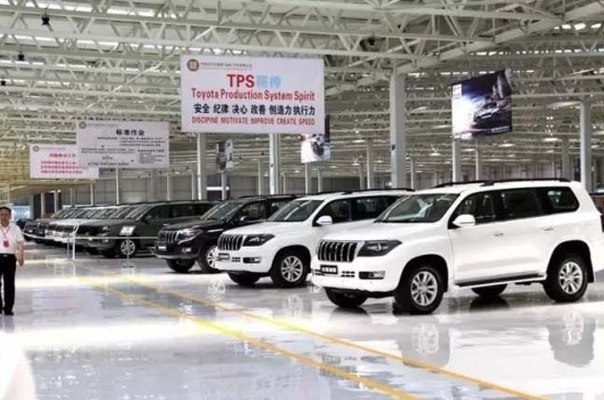 Китайцы сделали Land Cruiser 200 для бедных