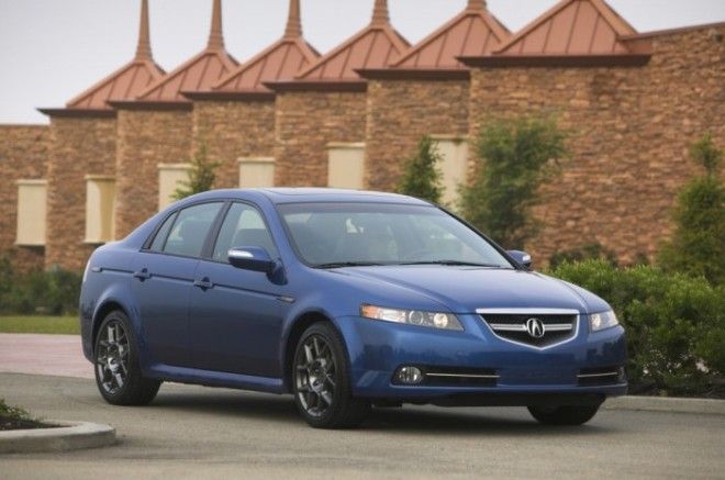 Японский седан бизнескласса Acura TL третьего поколения Фото cheatsheetcom