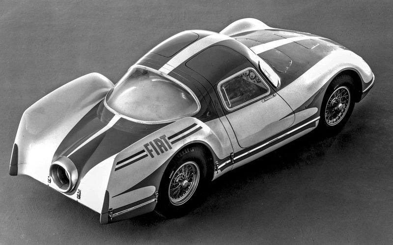 Fiat Turbina 1954 года с двигателем мощностью 300 л.с. развил скорость 250 км/ч.