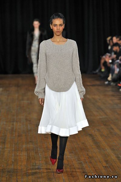 Свежие образы со свитерами oversize Свежие образы со свитерами oversize