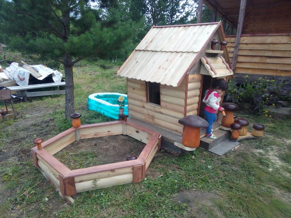 Записки Старого ворчуна. Съездил к внучке в гости, сделал домик и песочницу Записки Старого ворчуна. Съездил к внучке в гости, сделал домик и песочницу