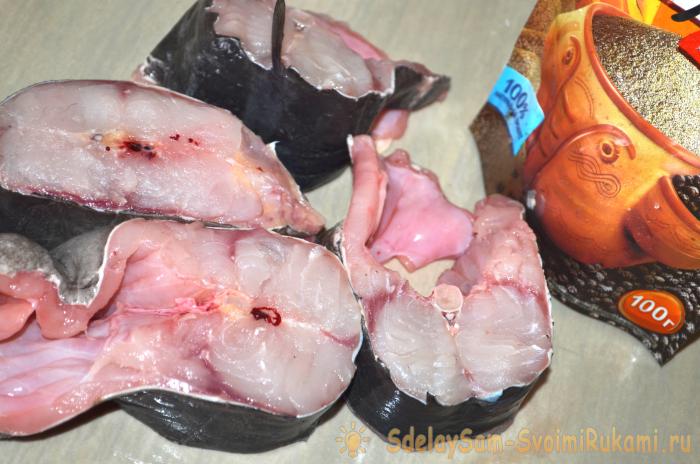 Как пожарить сома вкусно Как пожарить сома вкусно