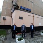 К мемориалам воинской славы в Северном Тушине возложили цветы
