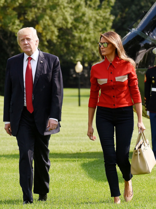13 осенних образов Мелании Трамп, которые подходят всем (фото 12.2) 13 осенних образов Мелании Трамп, которые подходят всем (фото 18)
