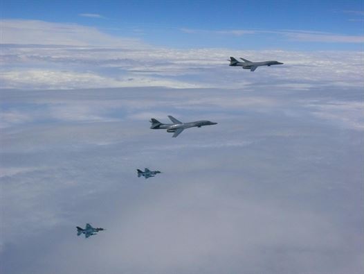Все заряжено и готово к бою Все заряжено и готово к бою