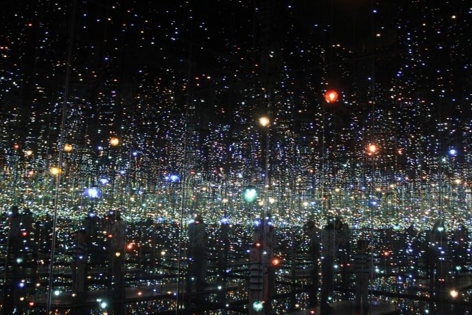 Самая дорогая художница уже 40 лет живет в сумасшедшем доме. Взглянув на ее картины вы поймете почему Самая дорогая художница уже 40 лет живет в сумасшедшем доме. Взглянув на ее картины вы поймете почему