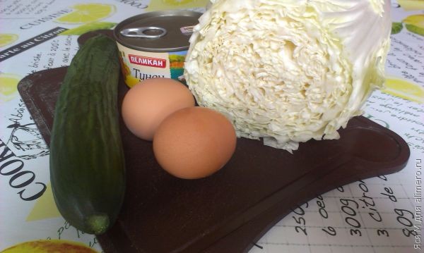 Салат с пекинской капустой и тунцом